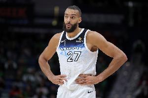 仅是数据漂亮！戈贝尔12中8得16分16板3助 被追着打作用不大