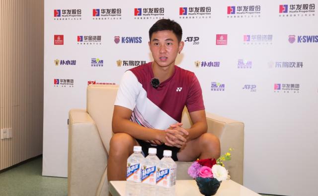 华体会官网-两场巡回赛首秀，学费都没白交