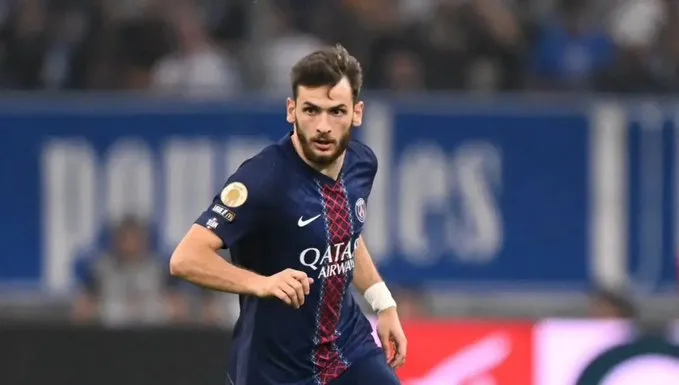 典型团队式进球，克瓦拉茨赫利亚的进球经历了27次传递